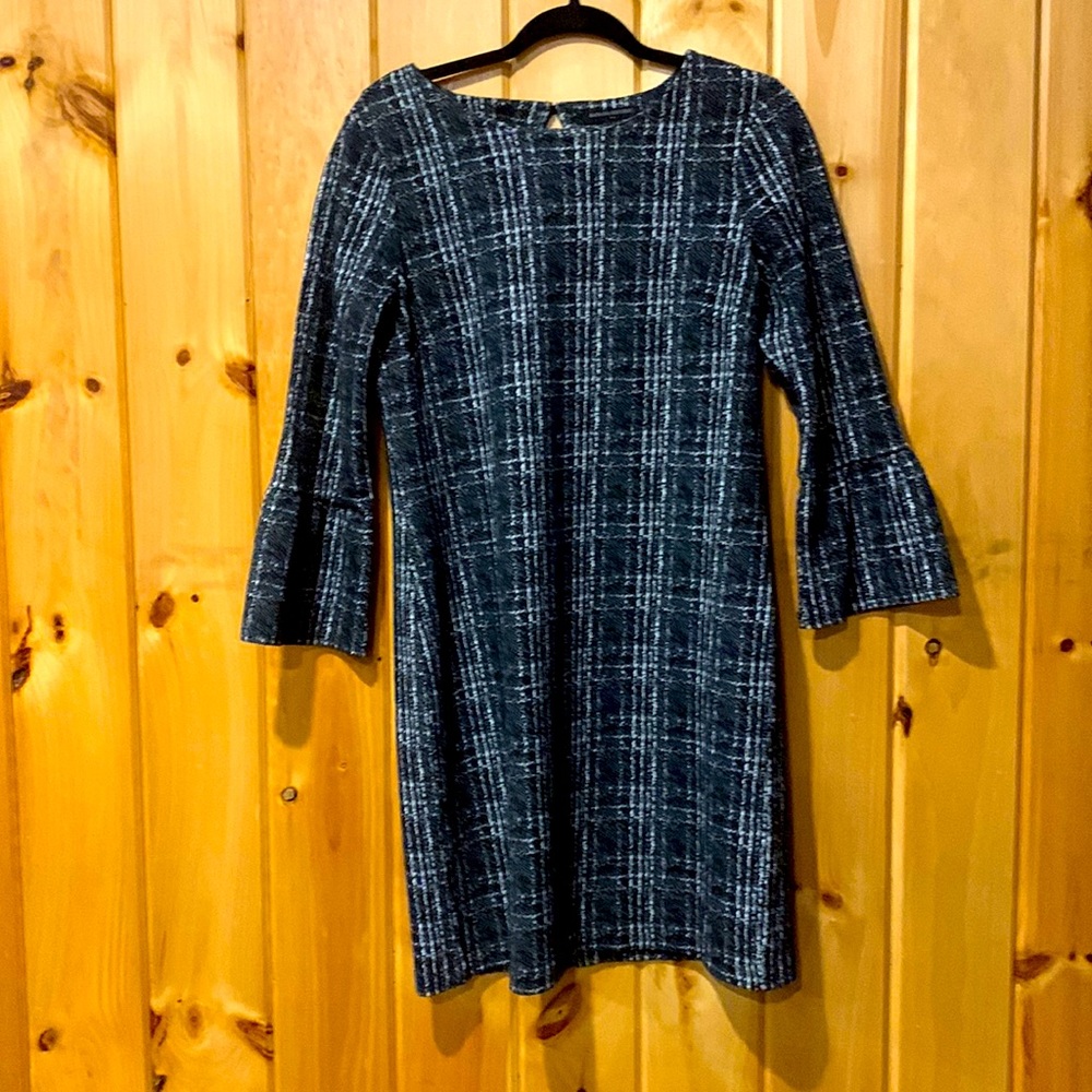 Black dress with flowing sleeves. Cotton/Polyester. Size 8